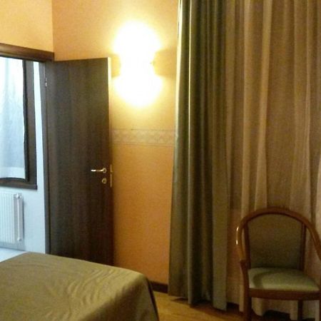 Albergo Ristorante Flora Vittorio Veneto Oda fotoğraf