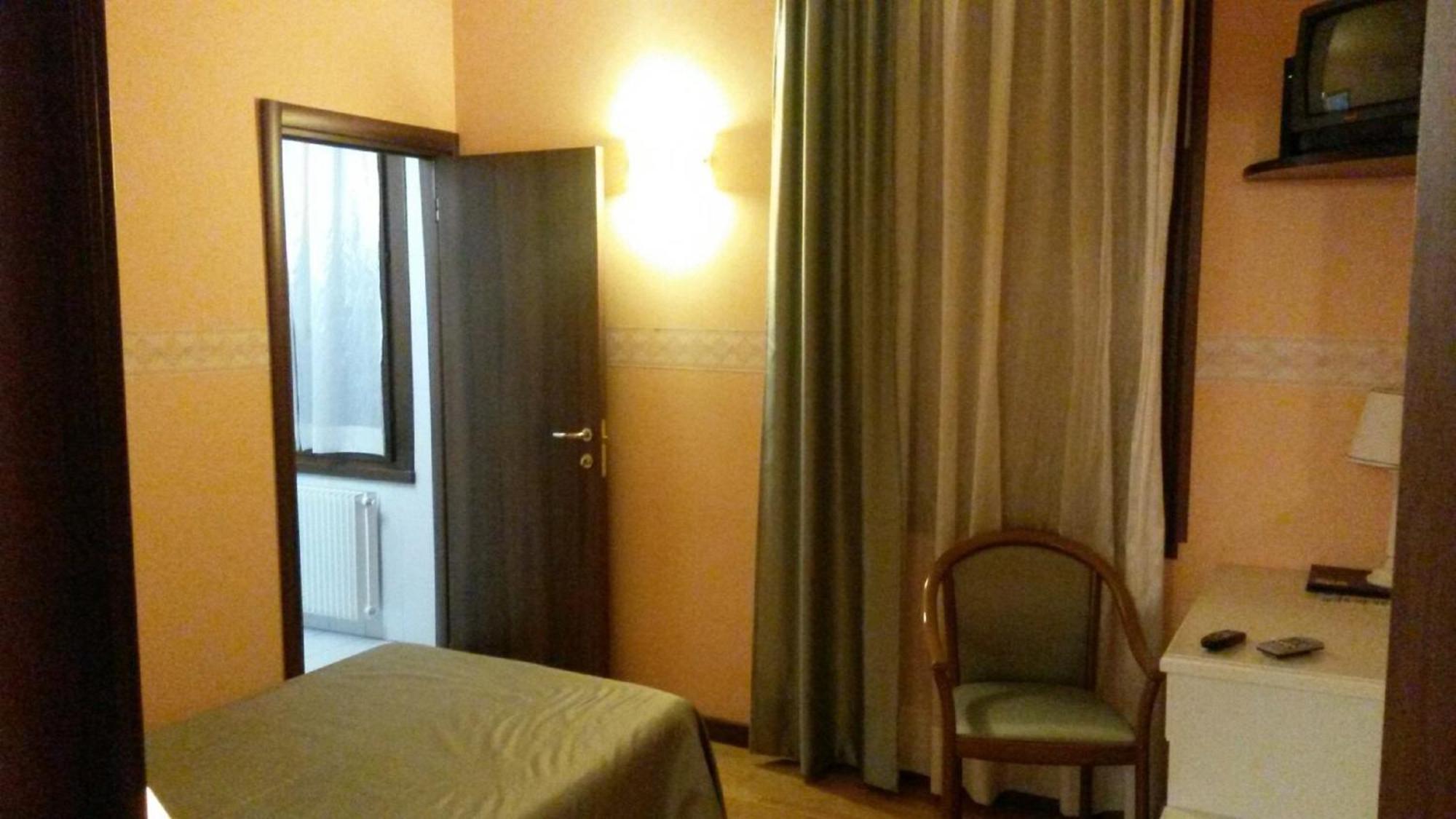Albergo Ristorante Flora Vittorio Veneto Oda fotoğraf