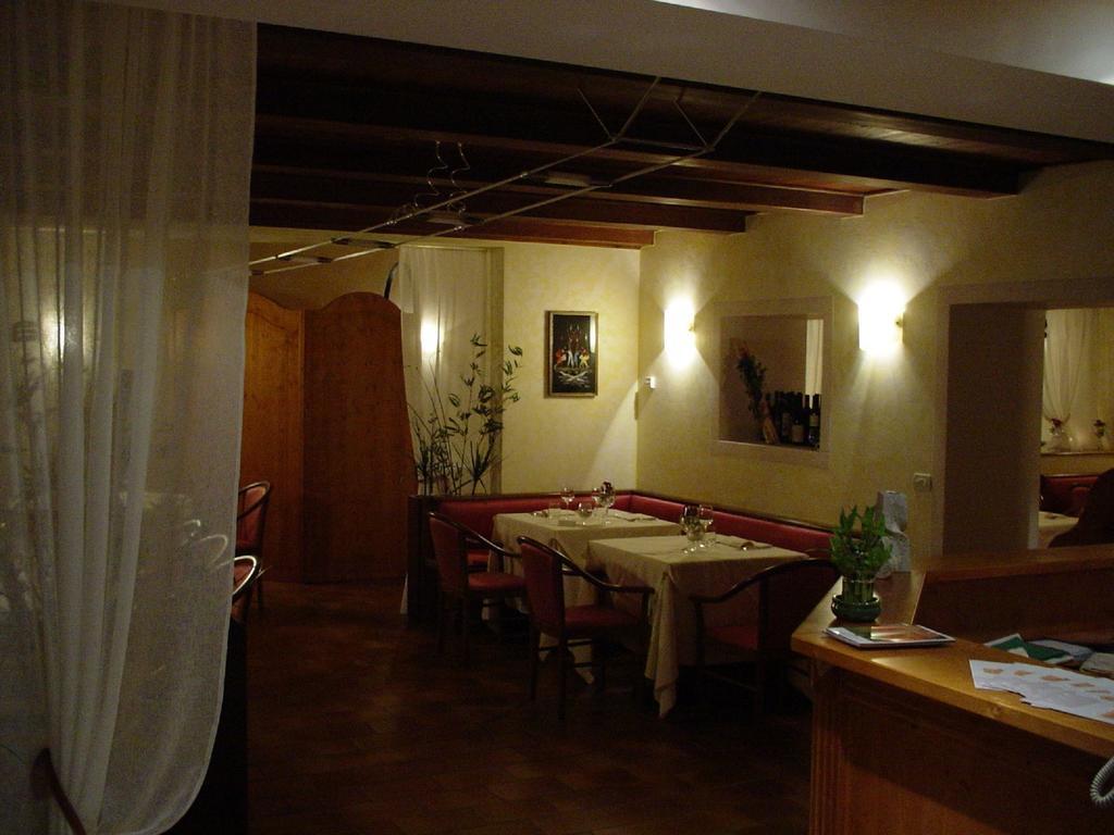 Albergo Ristorante Flora Vittorio Veneto Dış mekan fotoğraf